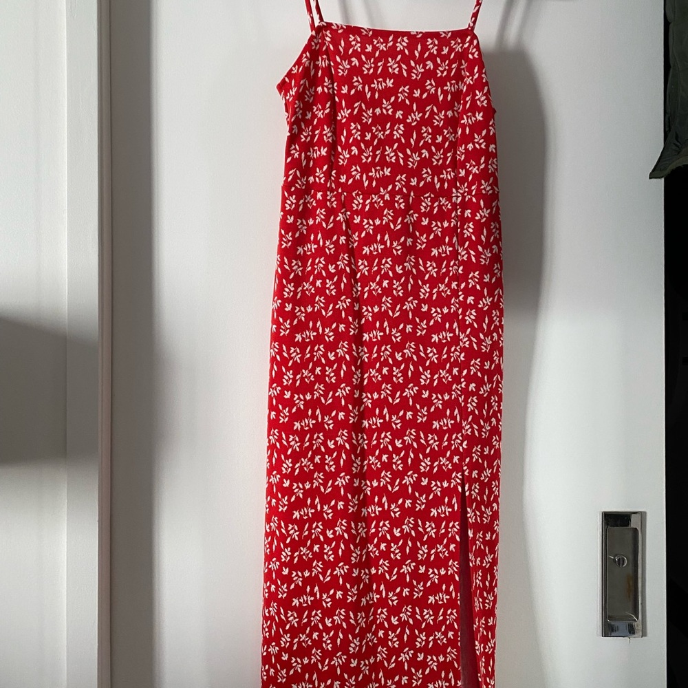 ZARA | RED & WHITE FLORAL MIDI DRESS